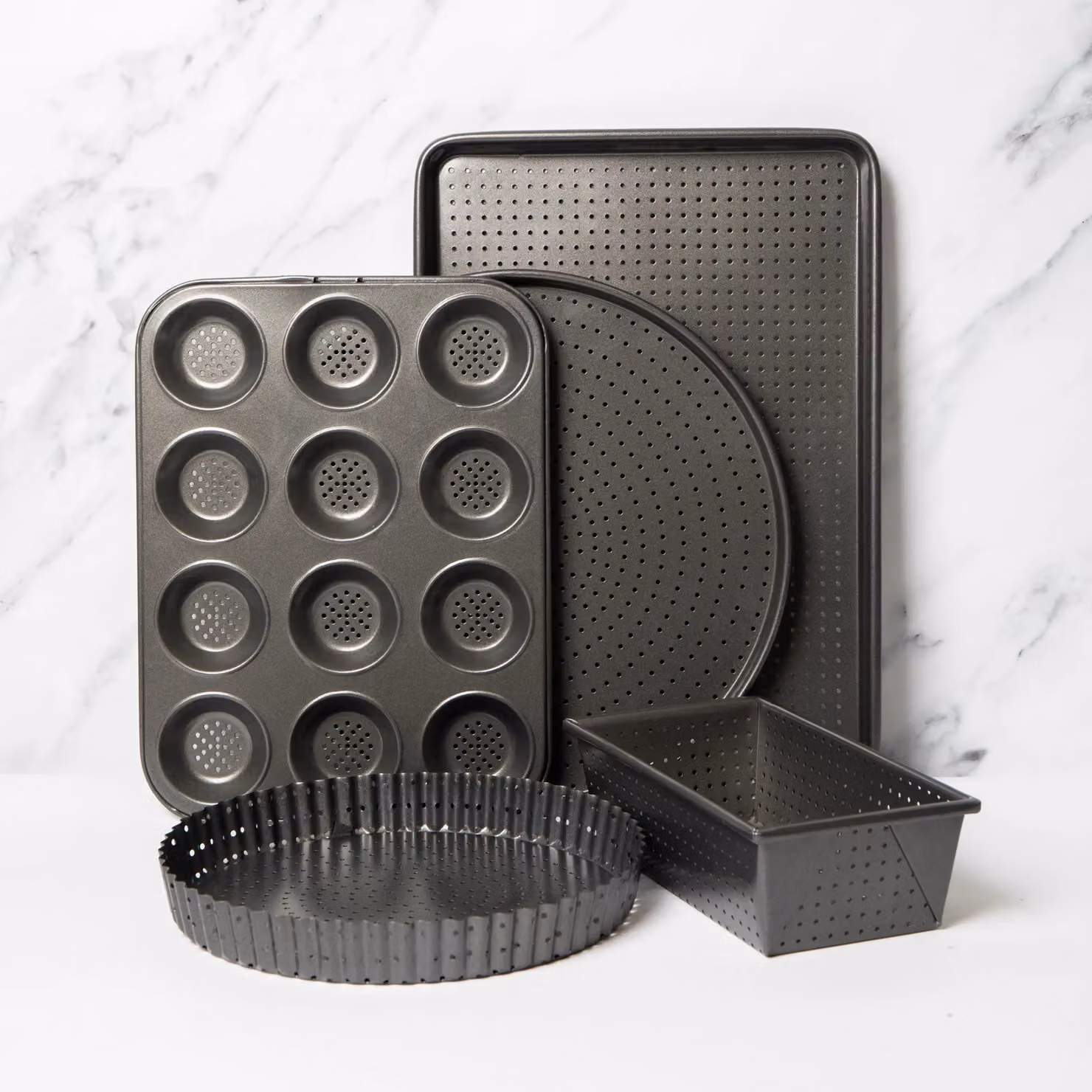 MasterClass 5-Piece Non-Stick Crusty Bake Bakeware Set in Black, including 25cm Quiche Tin, 32cm Pizza Crisper, 12-Hole Yorkshire Pudding Tray, 2lb Loaf Pan and 32cm Baking Tray – 2