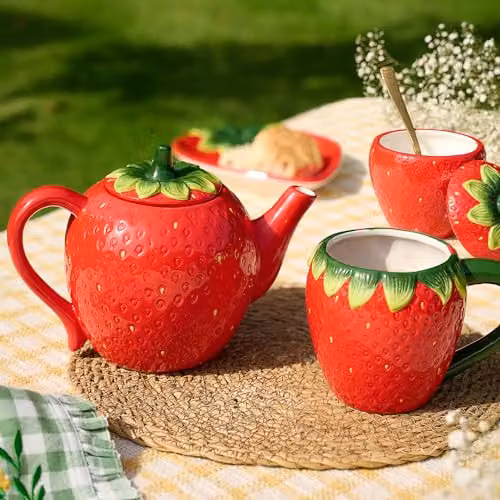 Widdop and Co Ceramic Strawberry Themed Teapot in Red – 2