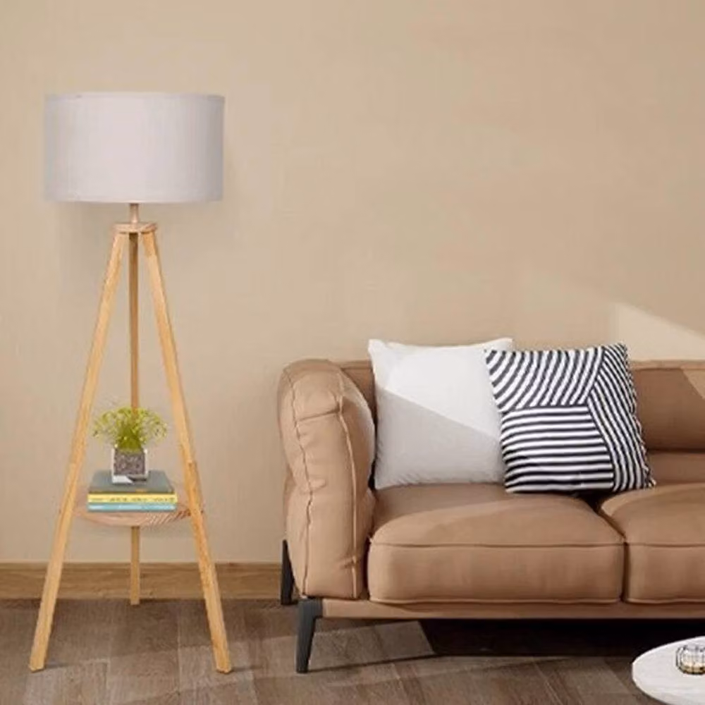 FORGEVIO Tripod Floor Lamp with Shelf in Beige Wood – 2
