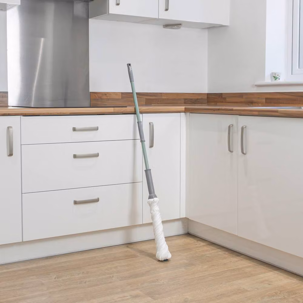 JVL Easy Twist Spin Mop with Wringer Handle and Scraper in Green and Grey Microfibre – 2