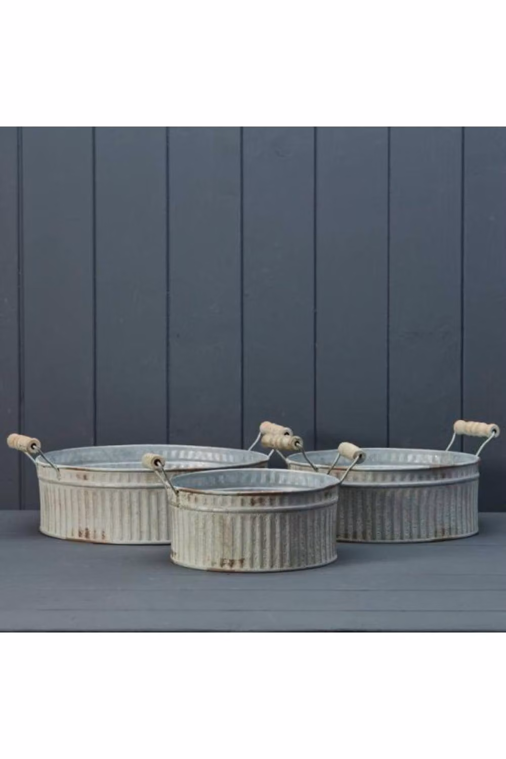 KDMD Set of Three Vintage White Ribbed Zinc Planter Bowls in Grey – 2