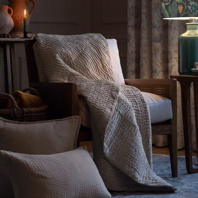 Voyage Maison Haze Quilted Cotton Throw in Beige, W: 140 cm, L: 200 cm – 1