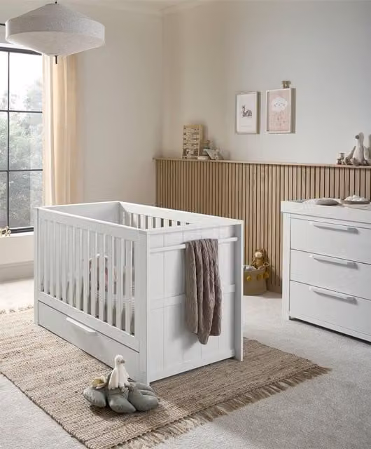 Mamas & Papas Franklin 2 Piece Cotbed Set with Dresser Changer in White