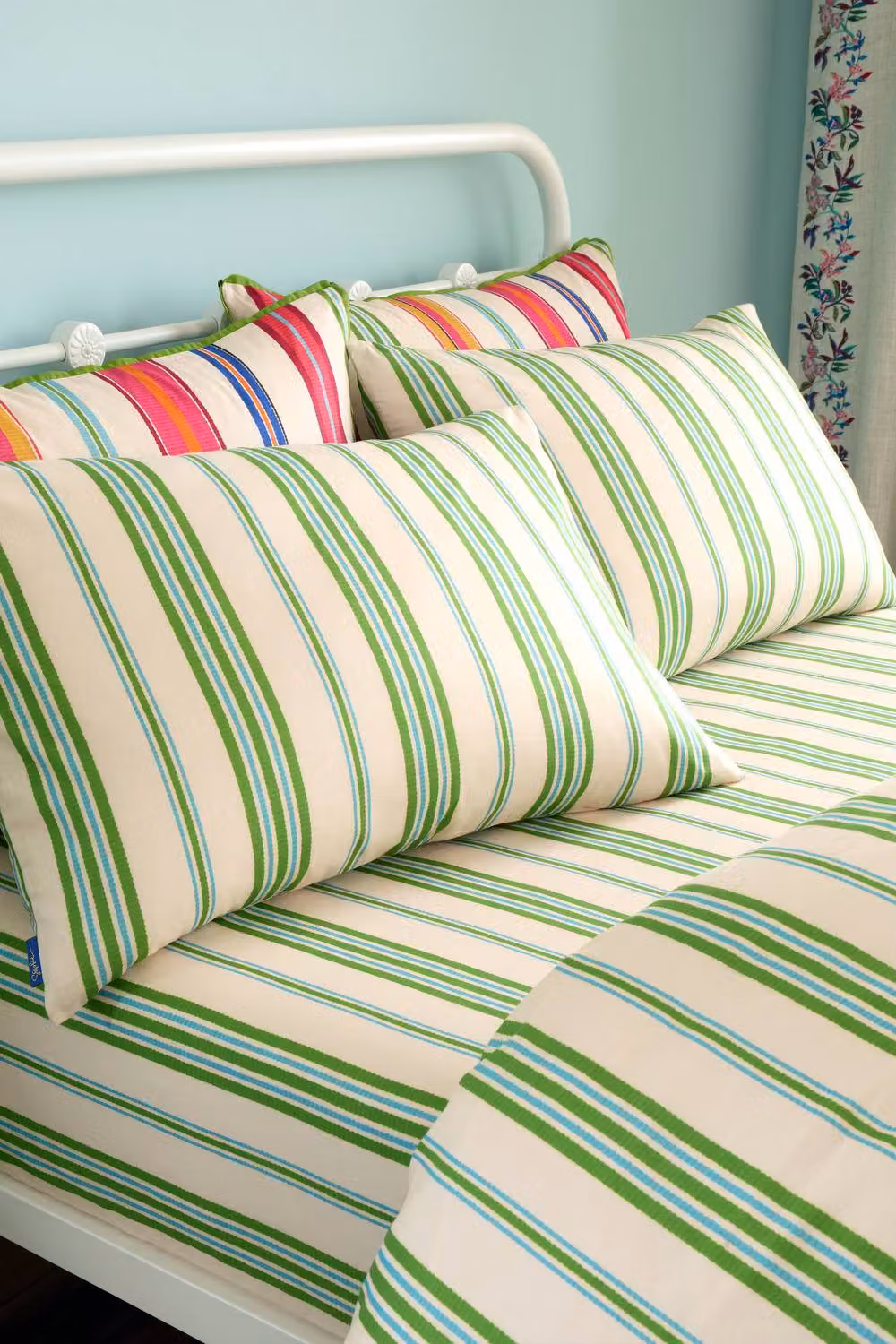 Sophie Robinson Sophie Stripe 100% Cotton Fitted Sheet in Green, W/D/H: 90 x 200 cm