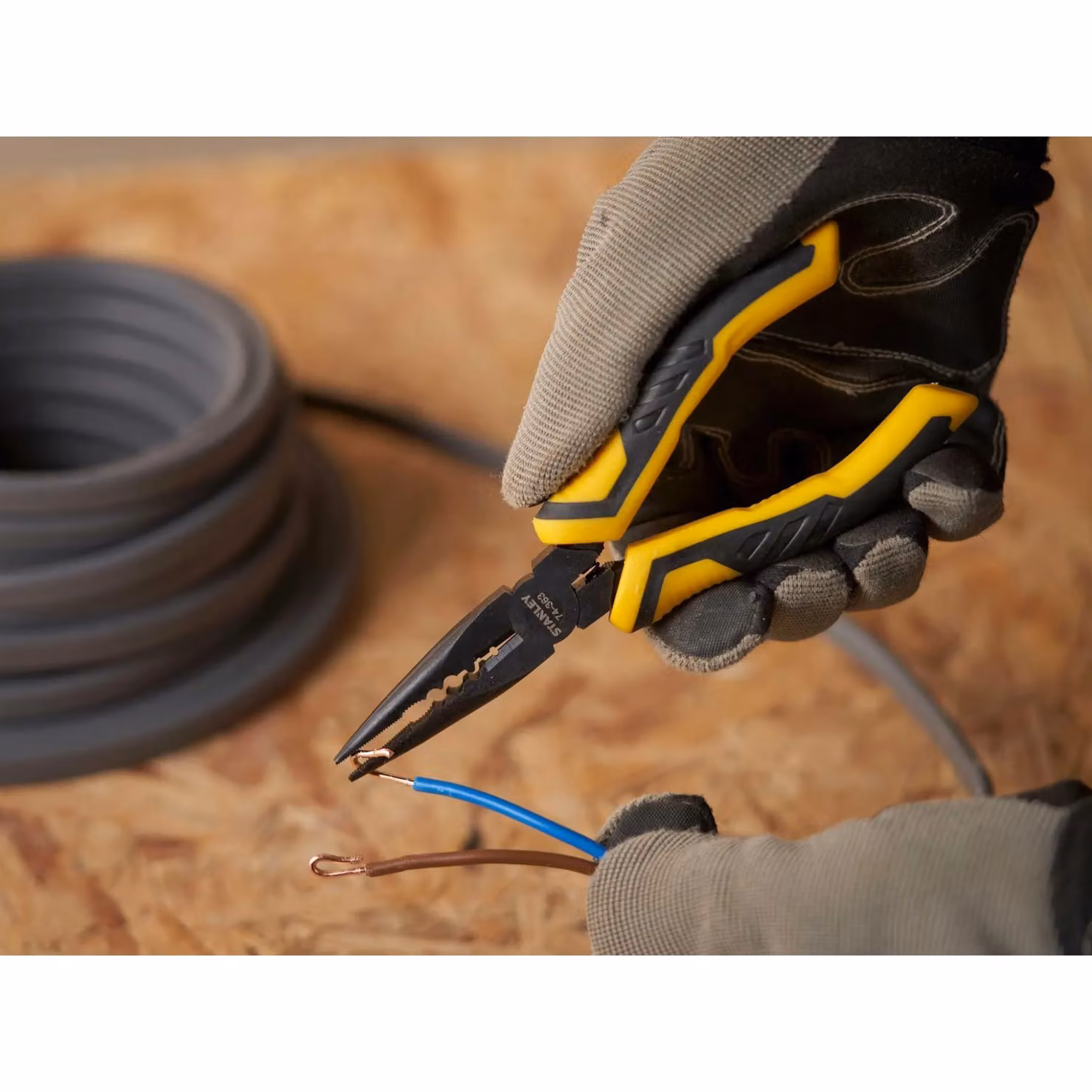 Stanley Long Nose Pliers in Black, Yellow and Multicolour Hardened Steel – 2