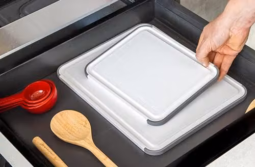 KitchenAid Classic Non-Slip 2 Piece White Chopping Board Set, BPA Free Polypropylene, W/D/H: 8 x 10 cm and 11 x 14 cm – 4