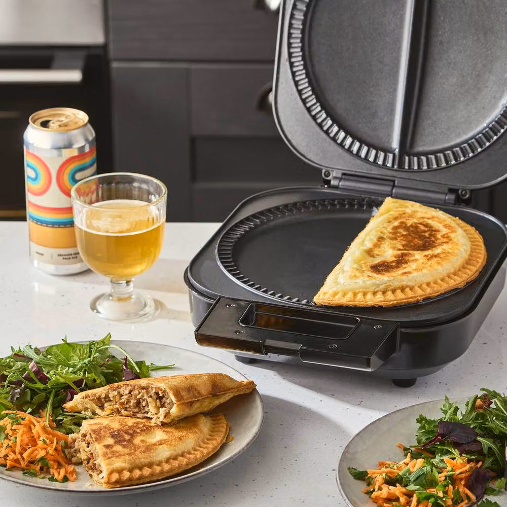 Cooks Professional Deep Fill Pasty Maker with Crimping Edge and Spatula in Black – 4