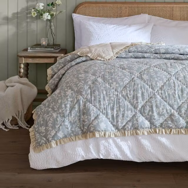 Wylder Amelia Blue Floral Quilted Cotton Bedspread with Ruffled Valance – 1