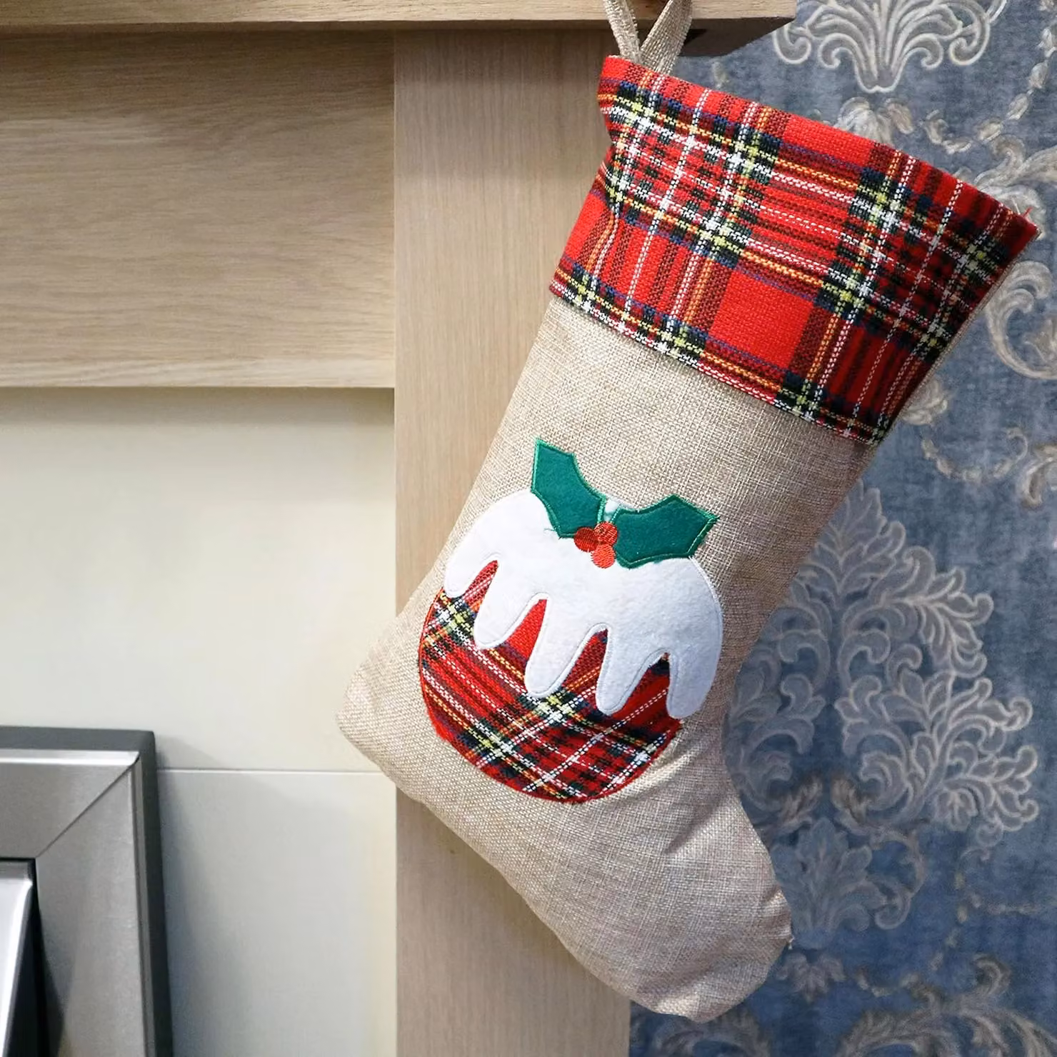 Shatchi Large Christmas Pudding Xmas Stocking in Brown Burlap Hessian Linen, W/H: 26 x 45 cm – 10