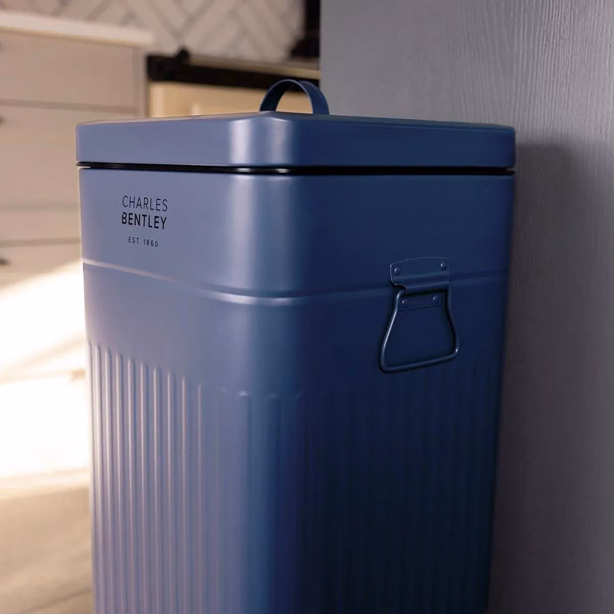 Charles Bentley 30 Litre Steel Square Retro Kitchen Pedal Waste Bin in Blue, H 67 x W 28 x D 28 cm – 2