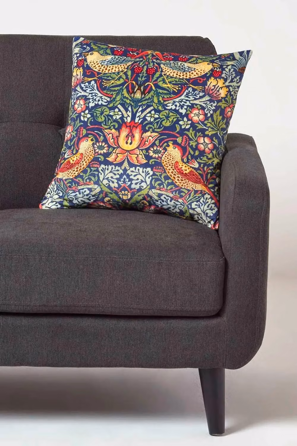 Homescapes William Morris Strawberry Thief Velvet Cushion in Blue, W/D/H: 45 x 45 x 45 cm – 2