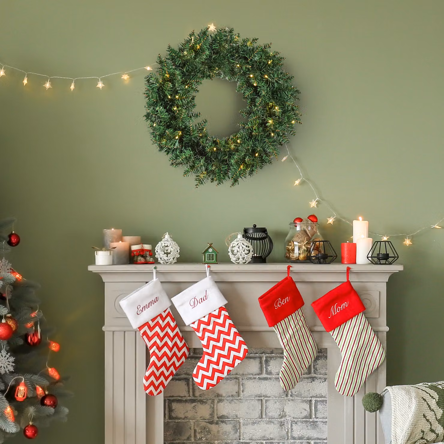 HOMCOM Classic Christmas Wreath Decoration with 50 Warm White LED Lights – 6