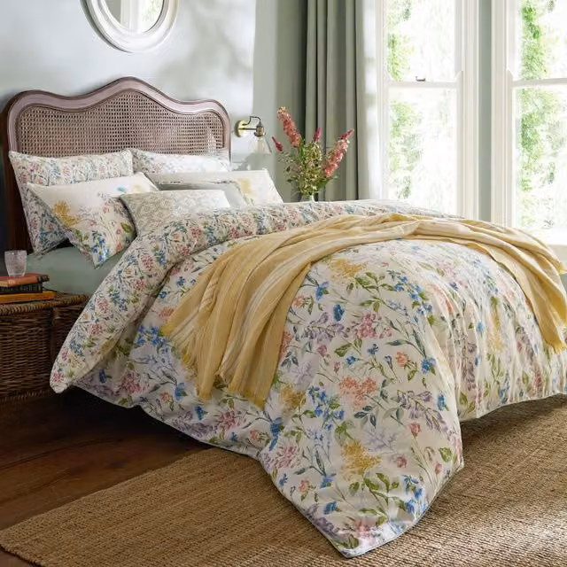Laura Ashley Elston Garden Reversible Floral Cotton Mako Satin Duvet Cover and Pillowcase Set in Multicolour and Green