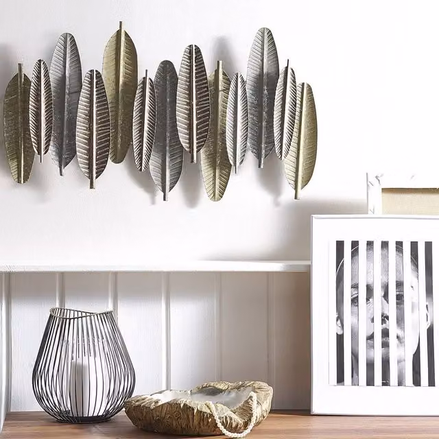 Wyld and Coco Feathers Metal Wall Decor in Gold and Silver, W: 66 cm, H: 37 cm – 1