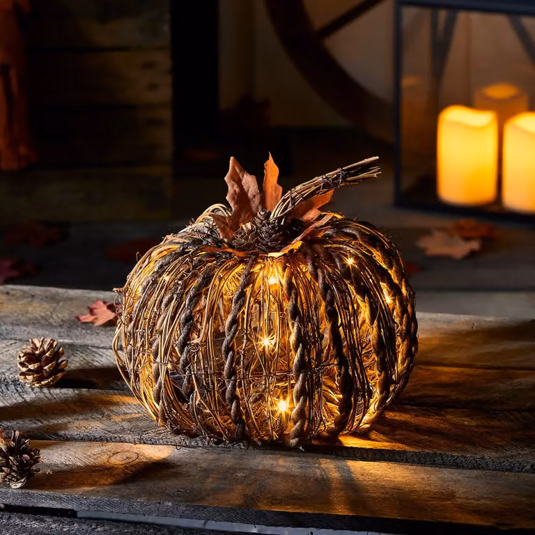 Lights4fun Rattan LED Pumpkin Autumn and Halloween Decoration, White and Brown, Battery Operated with Timer for Indoor and Outdoor Use