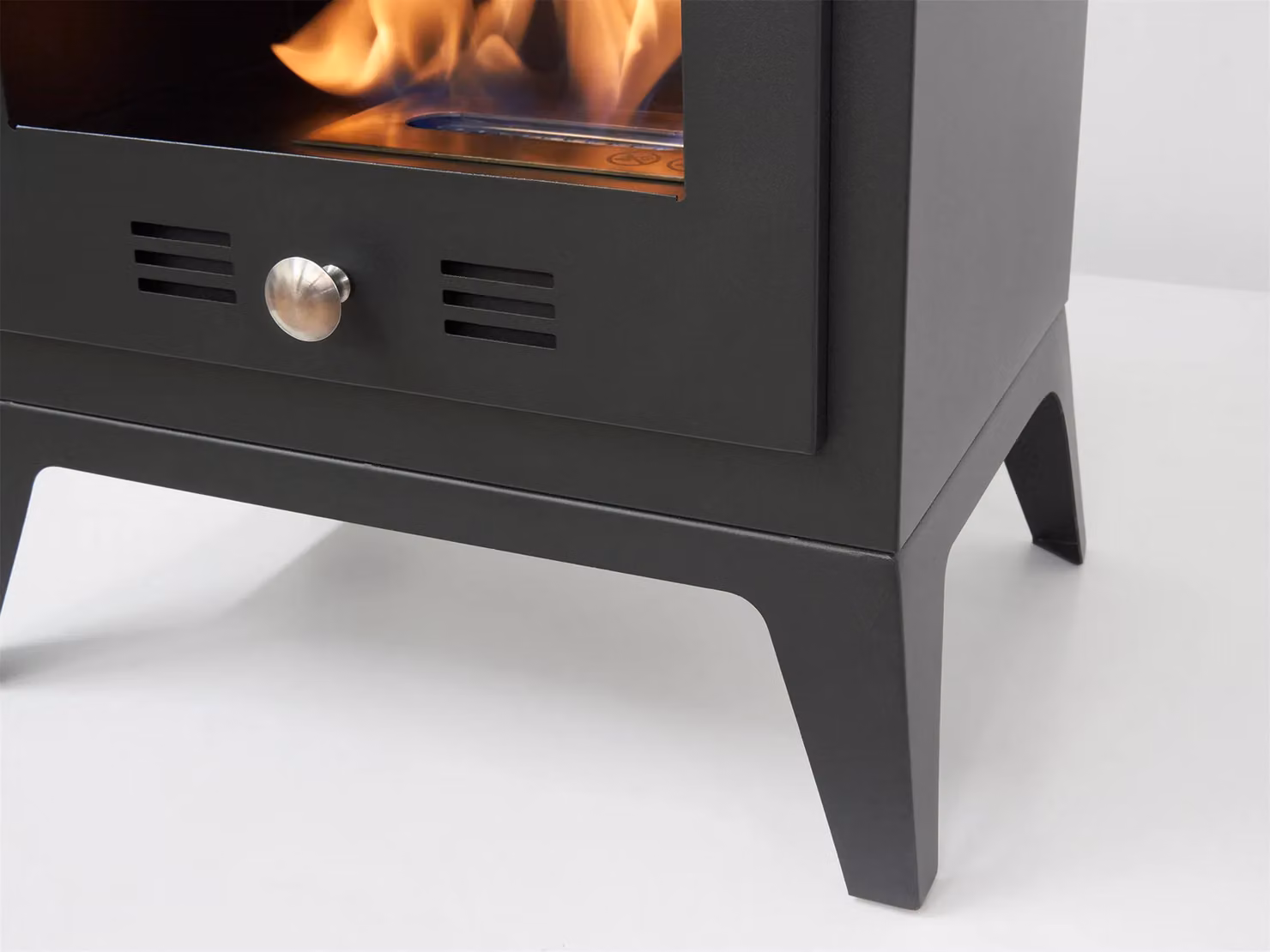 Sureflame Carino Black Steel Free Standing Bio Ethanol Stove – 3
