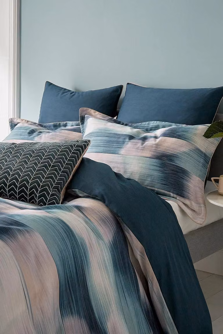 Harlequin Oscillation Square Pillowcase in Cascade Multicolour