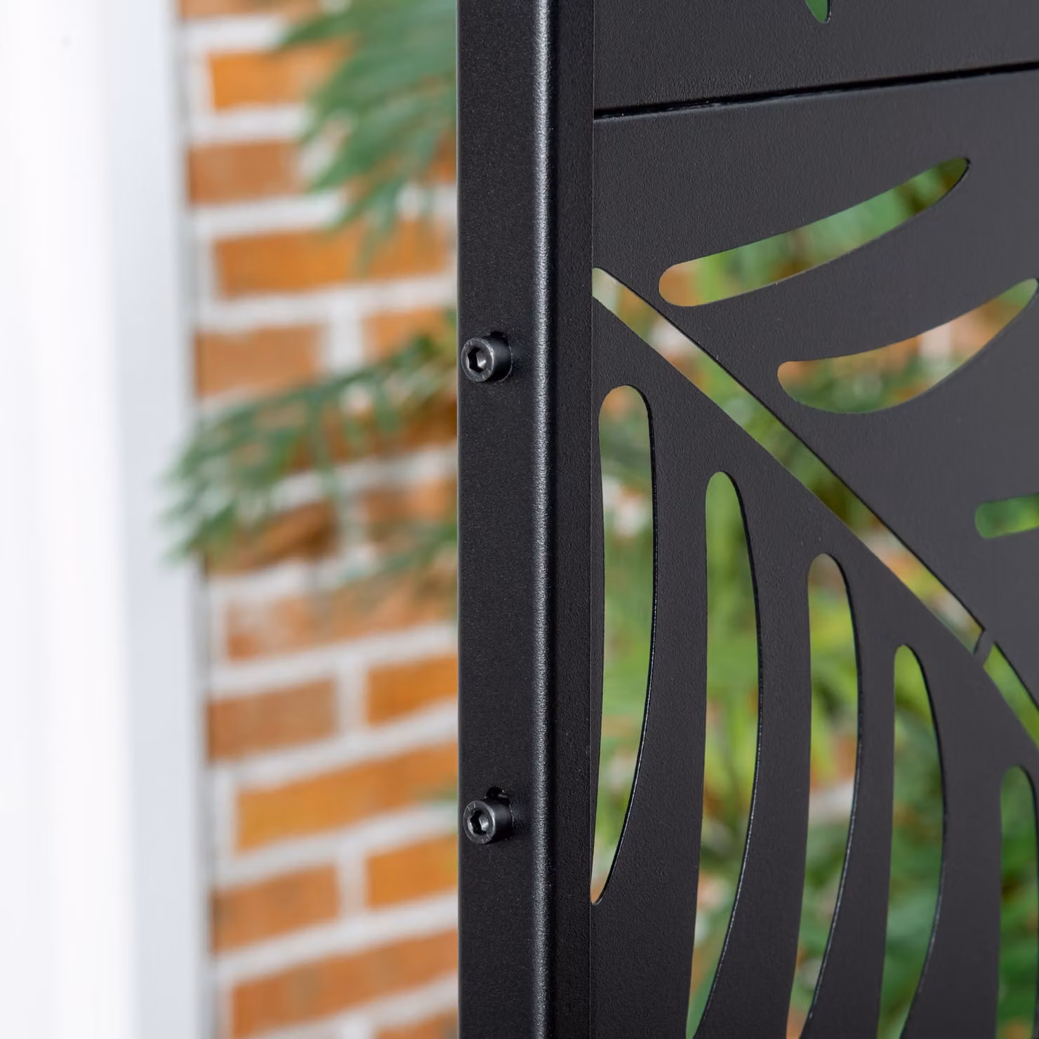 Outsunny Black Metal Outdoor Privacy Screen with Stand and Ground Stakes – 9