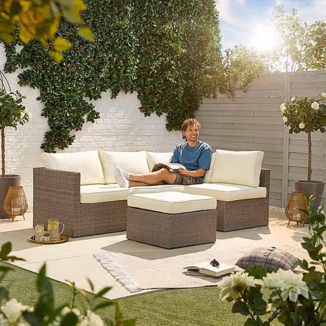 Moderna 4 Seater Rattan Garden Corner Sofa Set in Grey with Upholstered Cushions and Powder Coated Aluminium Frame – 1