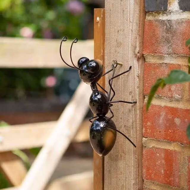 Garden Mile Black Metal Modern Ant Garden Ornament