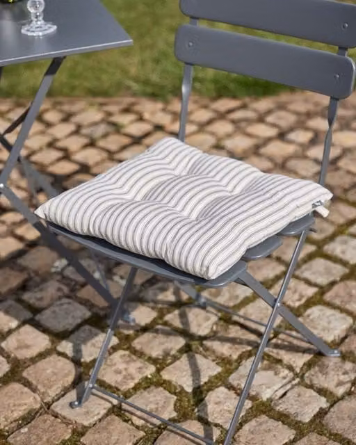 Dibor Set of 4 Grey Outdoor Garden Furniture Seat Pads with Ties, W/D/H: 40 x 40 x 40 cm – 1