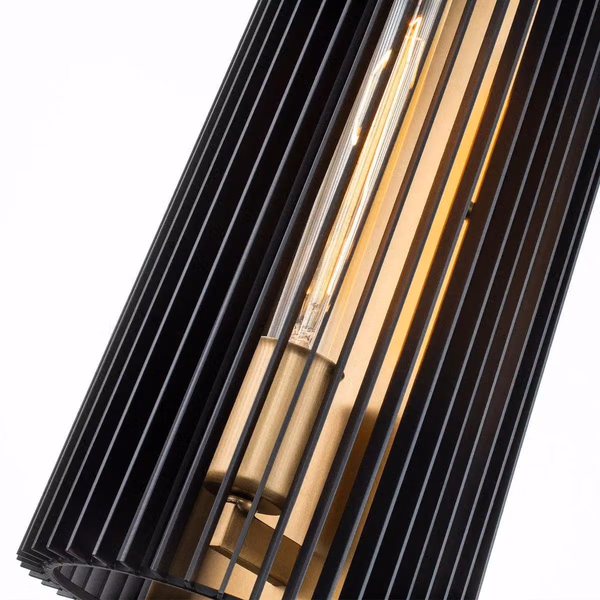 Kichler Linara Mid-Century Wall Lamp in Black and Gold Brass – 3