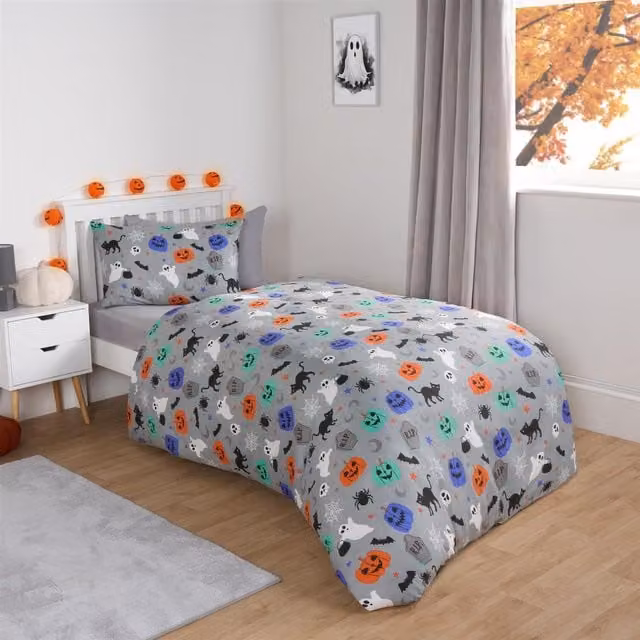 OHS Halloween Graphic Duvet Cover Set in Grey for Adults