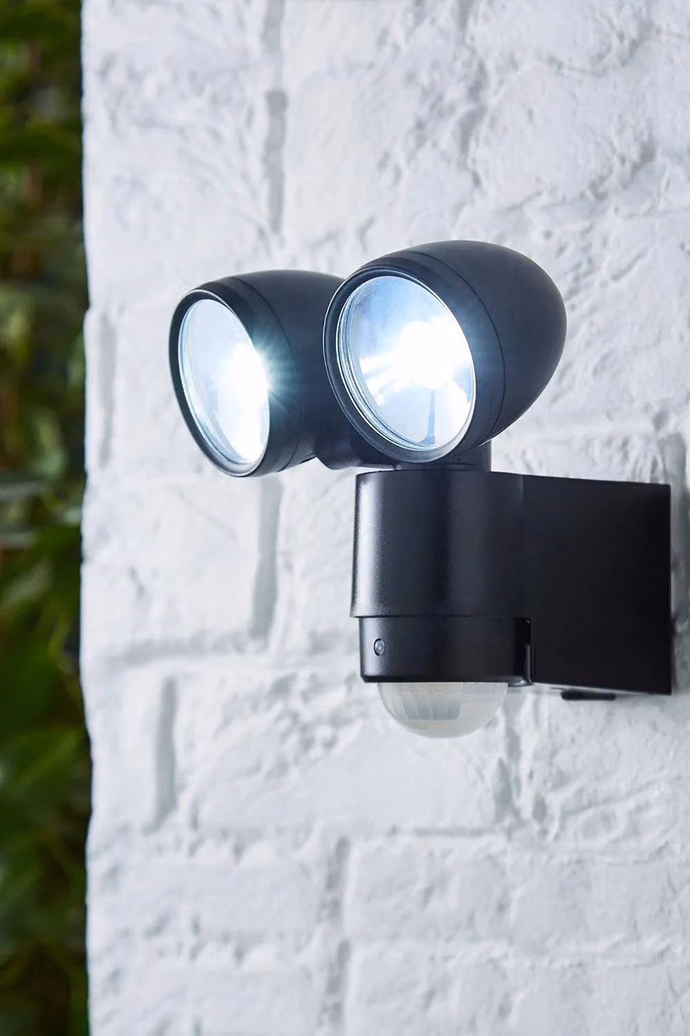 BHS Lighting Orion LED Outdoor Motion Sensor Floodlight in Black – 2