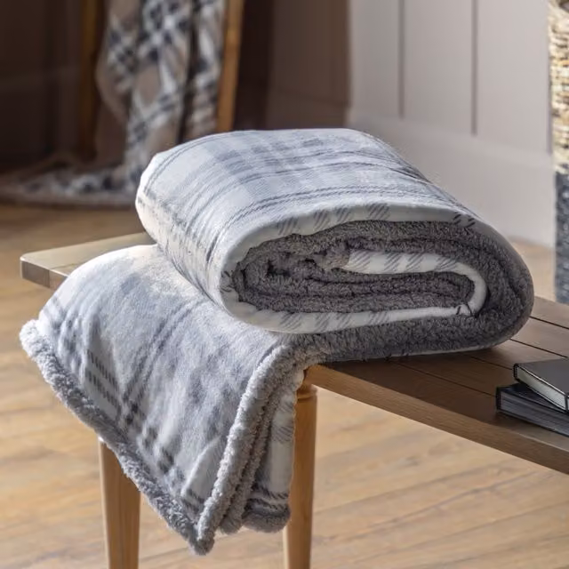 Terrys Grey Checked Reversible Double Face Fleece Sherpa Throw W/D/H: 152 x 177 cm – 1