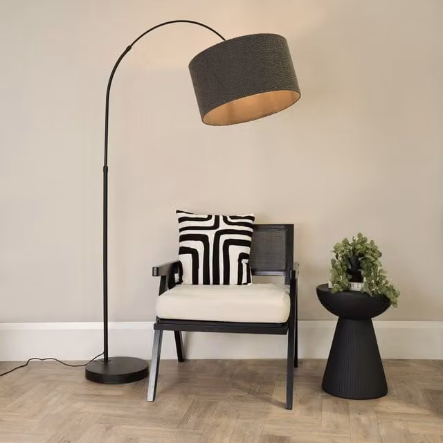 ValueLights Louis Black Arched Curved Floor Lamp with Grey Boucle Drum Shade and LED Bulb – 1