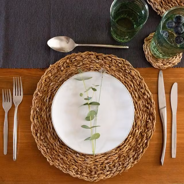 Argon Tableware Pack of 6 Classic Round Woven Seagrass Placemats, Brown, Diameter: 30 cm