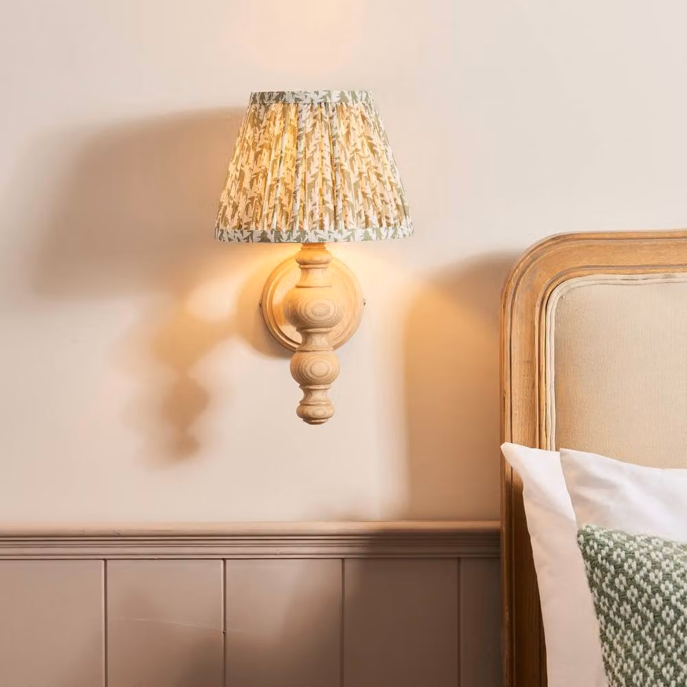 Netlighting Bibury Ash Wall Light in Green with Herb Garden Fabric Leaf Shade and Brass Details, 20cm, B22 – 2