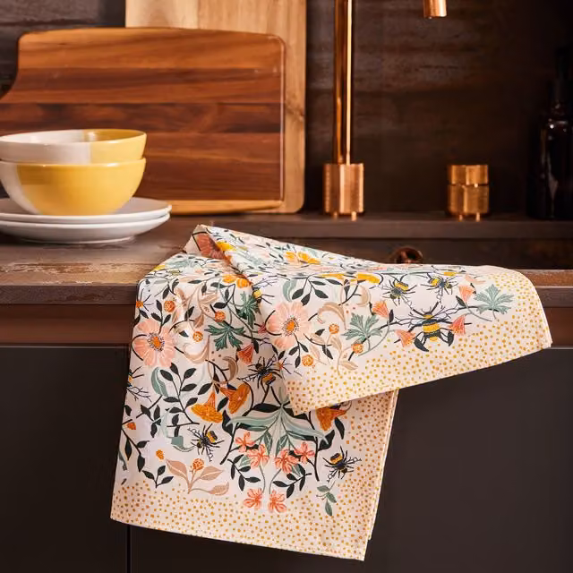 Ulster Weavers Bee Bloom Floral Cotton Tea Towel in Multicolour – 1