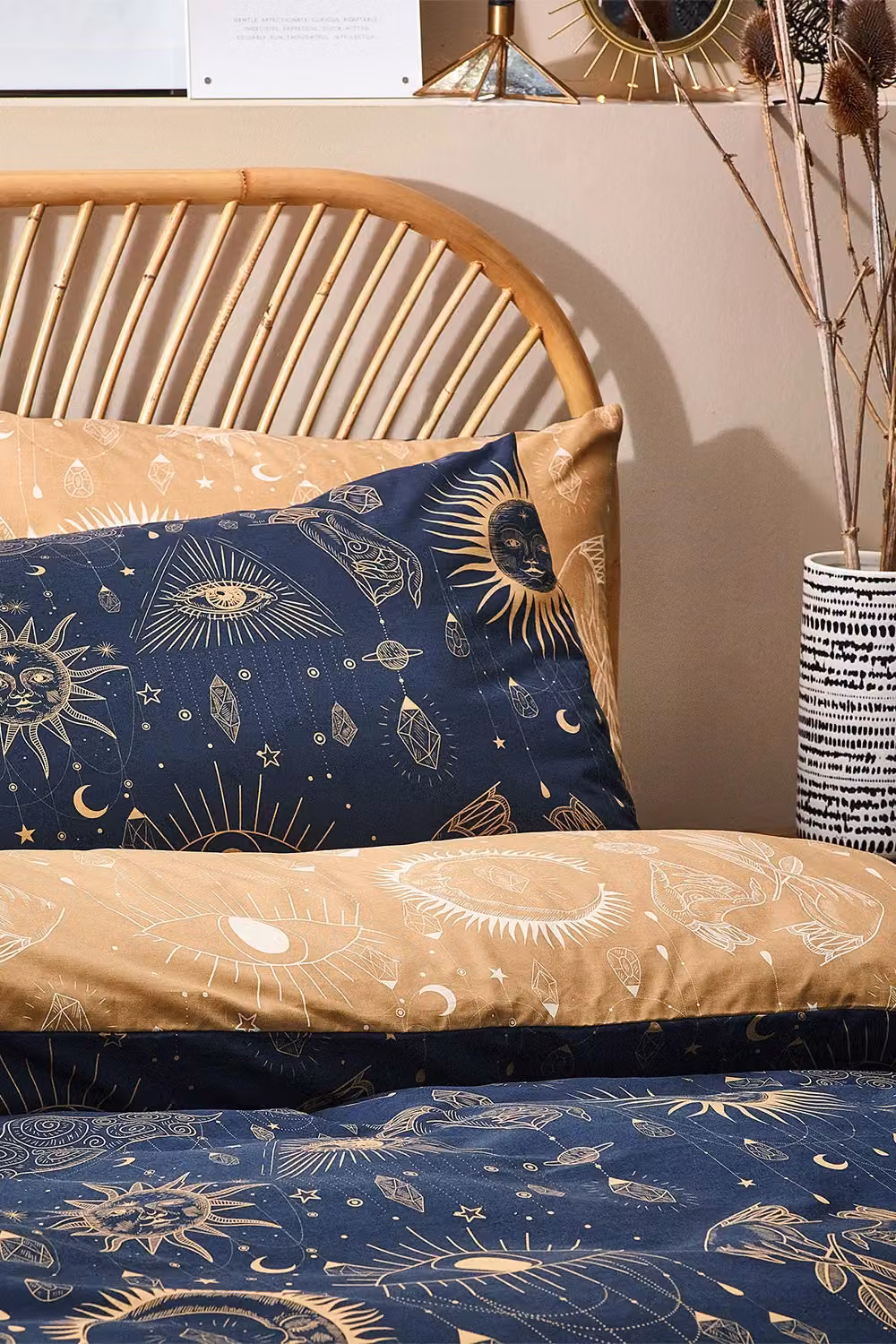Riva Home Constellation Reversible Polycotton Duvet Cover and Pillowcase Set with Star Print in Gold, Bronze and Blue – 2