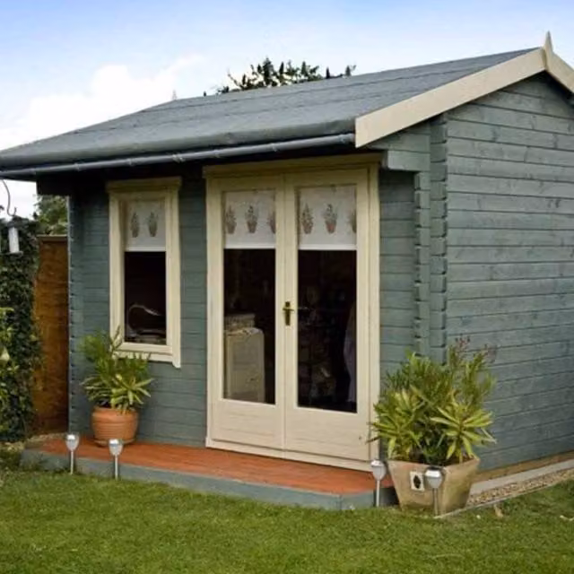 Shires Marlborough 28 mm Log Cabin in Beige