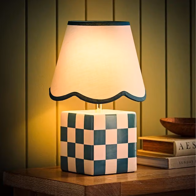 Evie Ceramic Table Lamp with Scallop Shade in Green