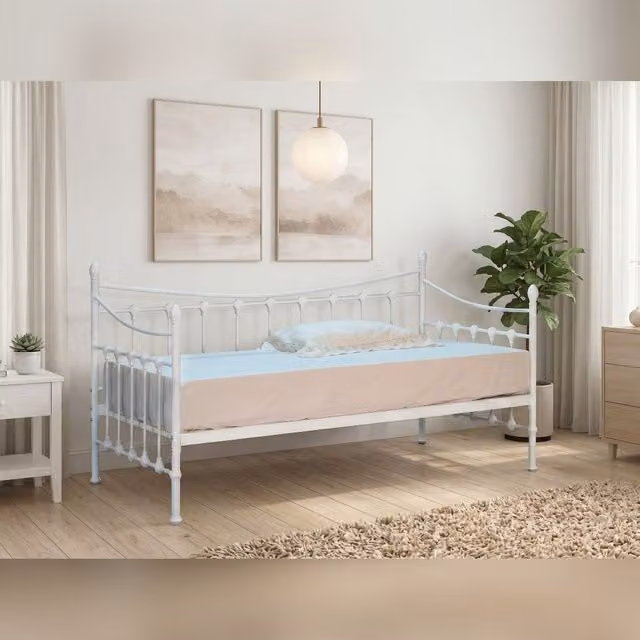 Comfy Living Ltd White Ornate Vintage Metal Day Bed, W/D/H: 90 x 200 cm
