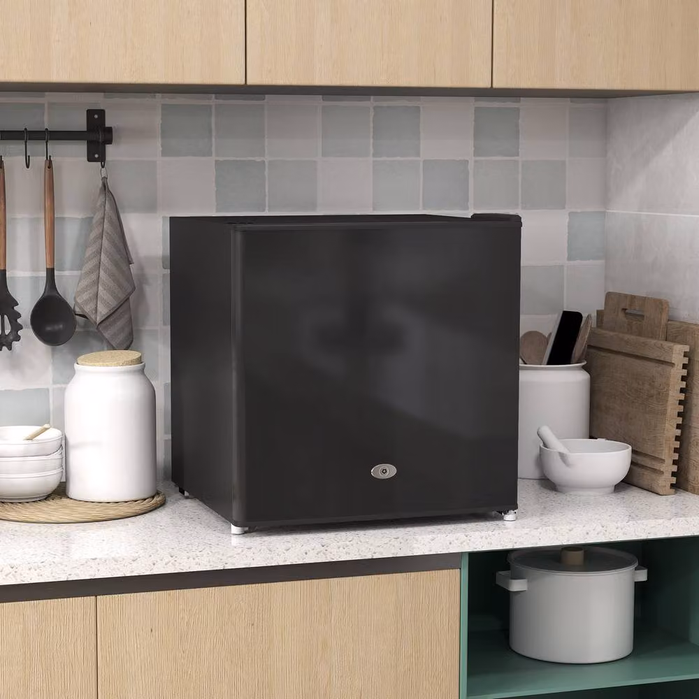 STILVORA 35L Mini Compressor Freezer in Black with Lockable Upright Design – 3
