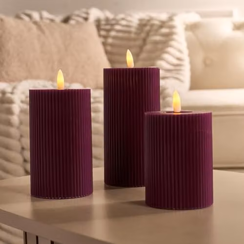 OHS Set of 3 Ribbed Flickering LED Battery Operated Flameless Pillar Candles in Red or Purple, H: 10.0 cm, W: 7.5 cm, D: 7.5 cm – 3