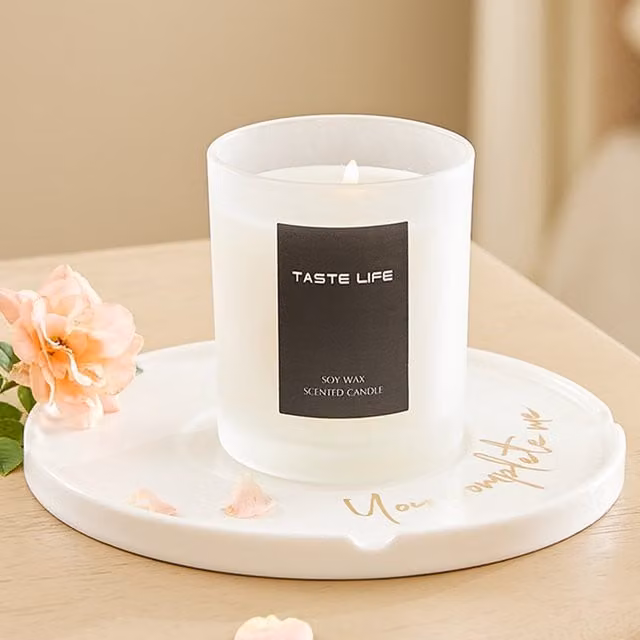 Livingandhome Sweet Mountain Spring Scented Soy Wax Candle with Wooden Lid in White