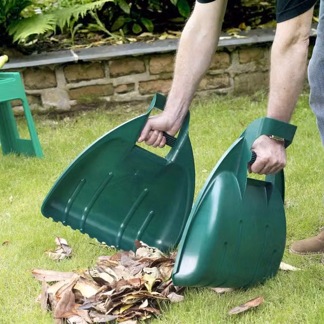 Whitefurze Heavy Duty Garden Leaf Grabber Scoops with Handles, Green
