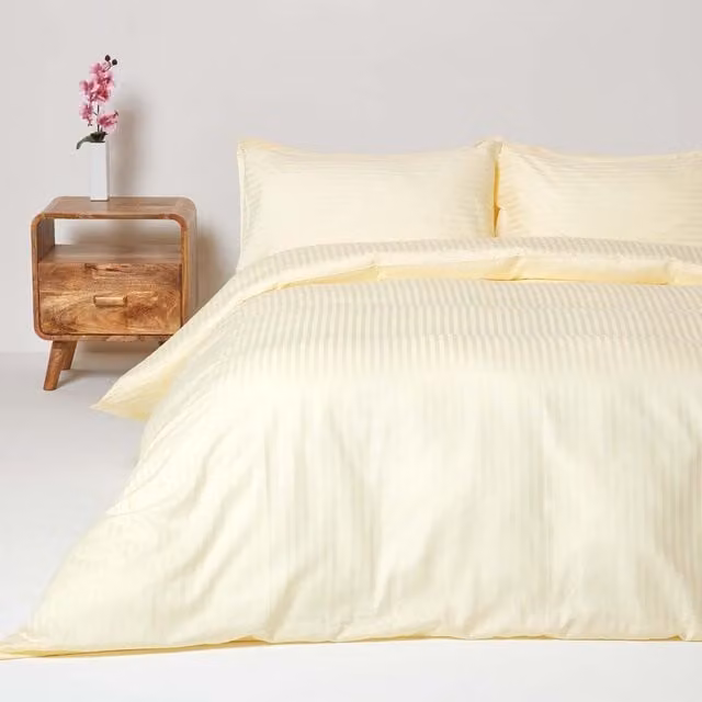 Homescapes Satin Stripe Egyptian Combed Cotton Duvet Cover and Pillowcase Set, Yellow, 200 x 200 cm