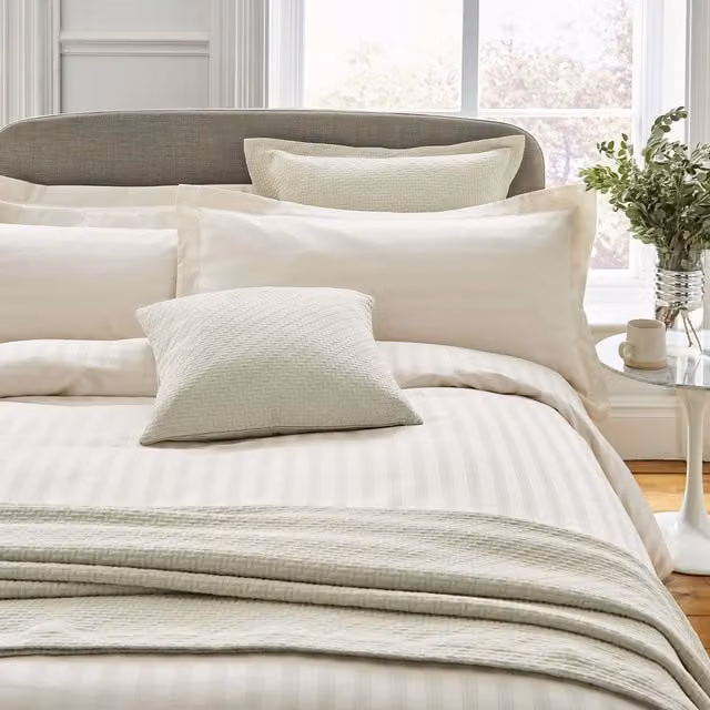 Bedeck of Belfast Fine Linens Adan Kingsize Duvet Cover, White Striped Mako Satin Cotton