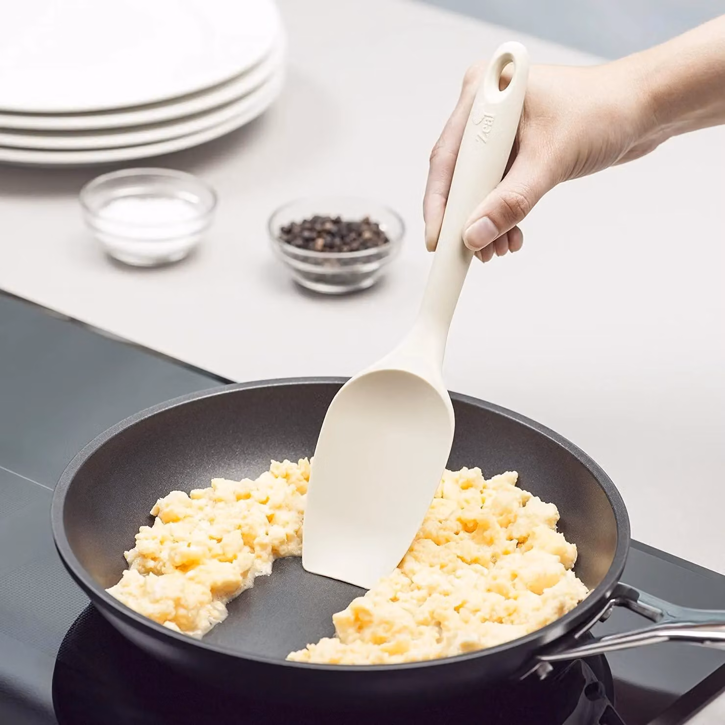 Zeal Silicone Non-Scratch Spatula Spoon in Beige, 26 cm – 3