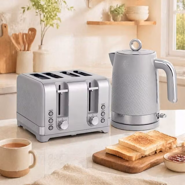 STILVORA Kettle and Four-Slice Toaster Set in Grey