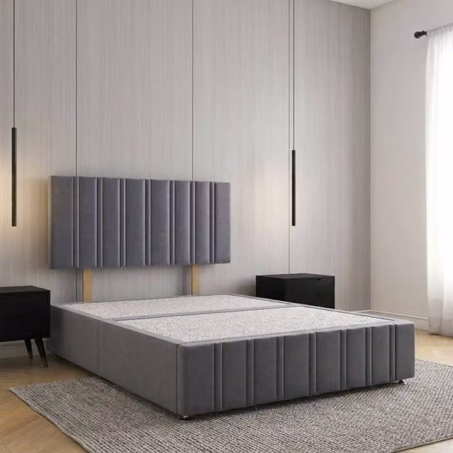 REGIONAL FURNISHINGS Plush Velvet Upholstered Divan Bed with 24 inch Headboard and Footboard in Anthracite Grey, Size: Double (W/D: 140 x 200 cm)
