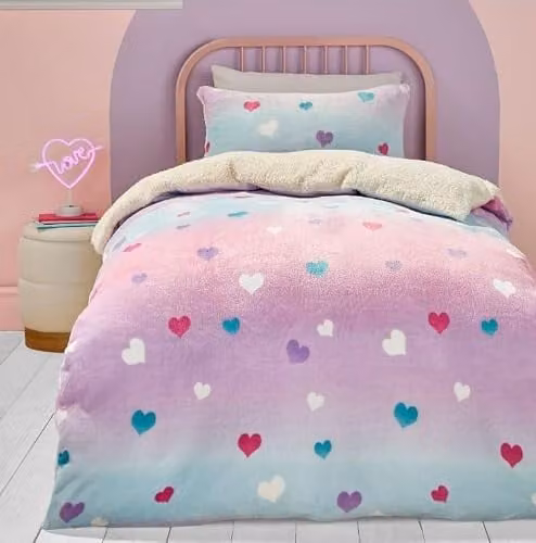 Bedlam Pink and Multicolour Heart Teddy Fleece Reversible Duvet Cover Set with Pillowcase for Children, W/D/H: 140 x 200 cm