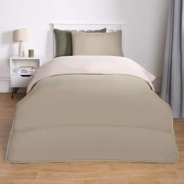 OHS Green 10.5 Tog Hollow Fibre Duvet and Pillowcase Set