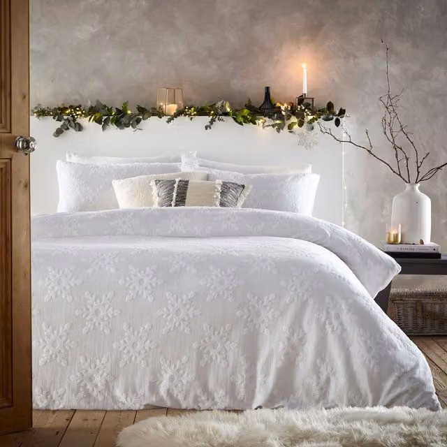 Riva Home White Cotton Percale Duvet Cover and Pillowcase Set, W/D/H: 200 x 220 cm