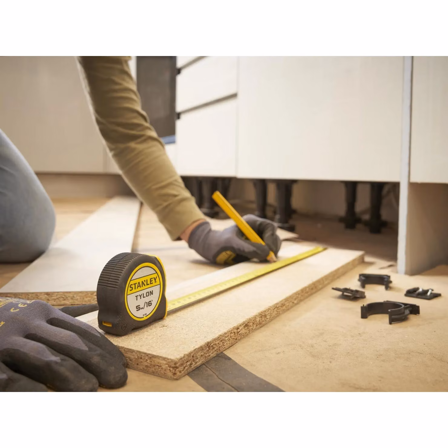 Stanley Tylon Pocket Tape Measure in Yellow and Multicolour – 3